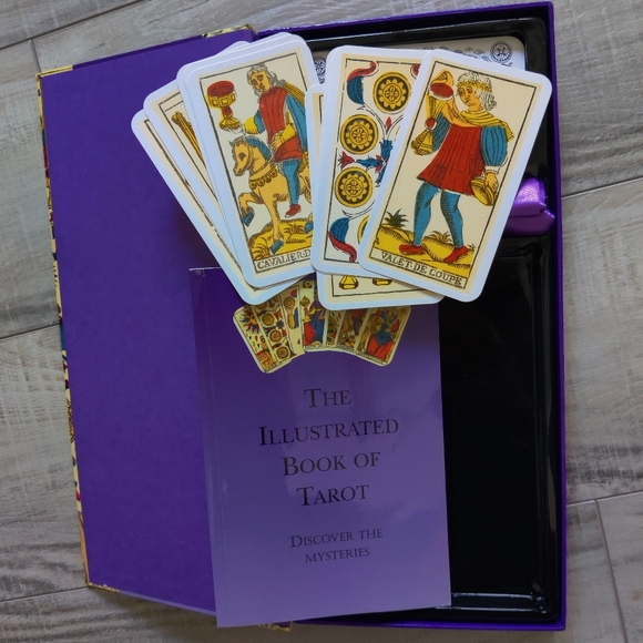 Tarot Cards and Book - Picture 3 of 9